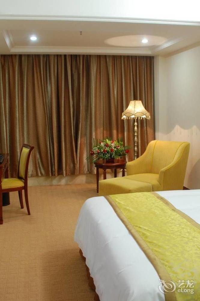 Vienna Hotel Shenzhen Pingdi Екстер'єр фото